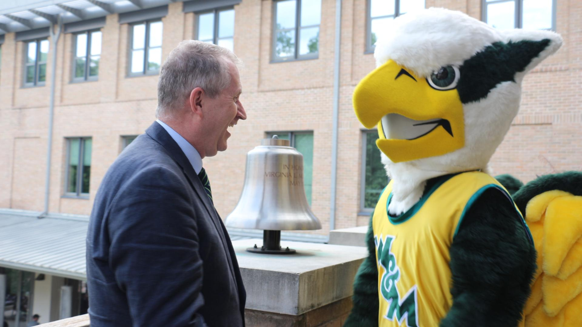 hero-header-dean-and-griffin