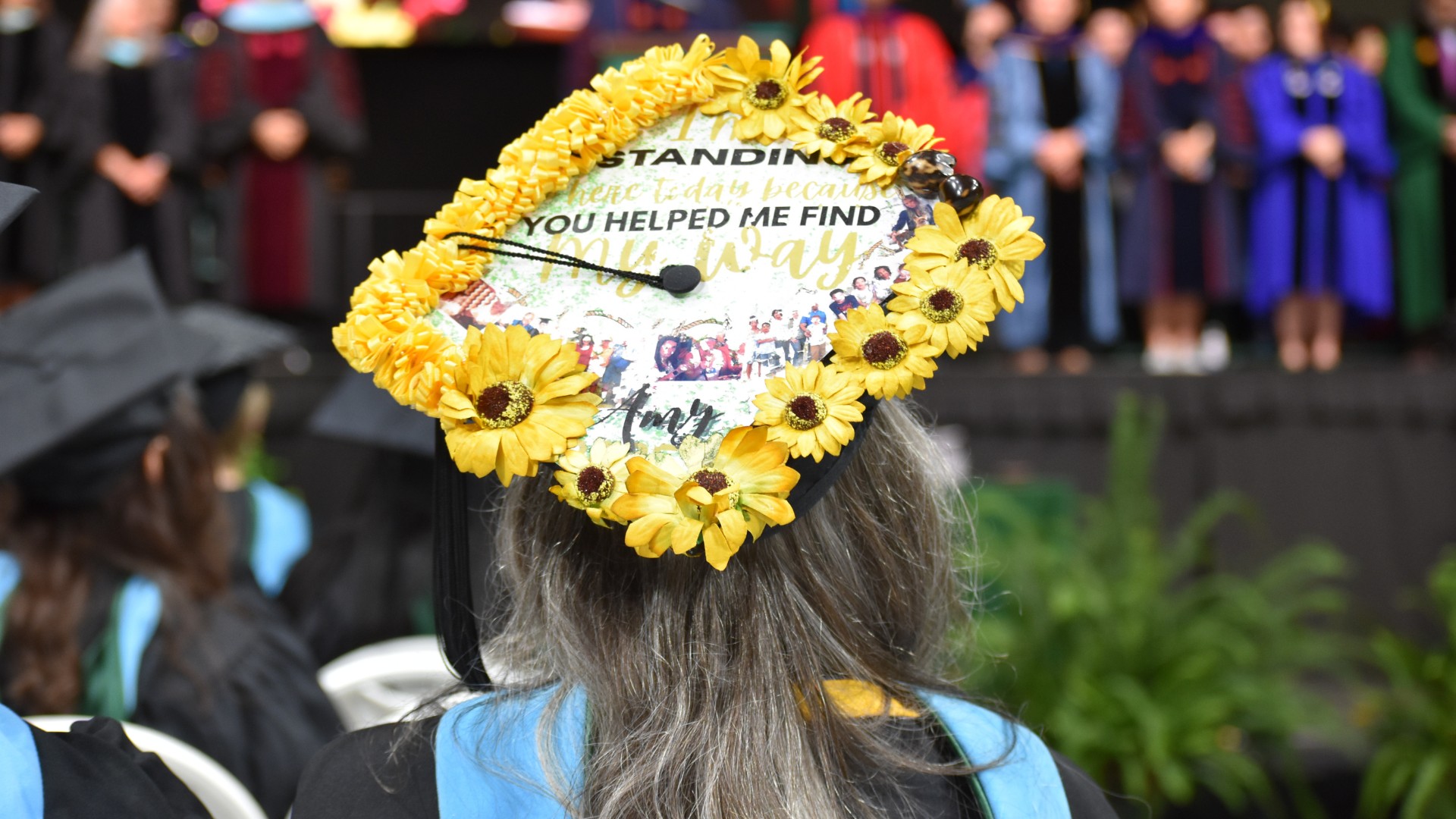 2025 Graduation Cap Sunflowers